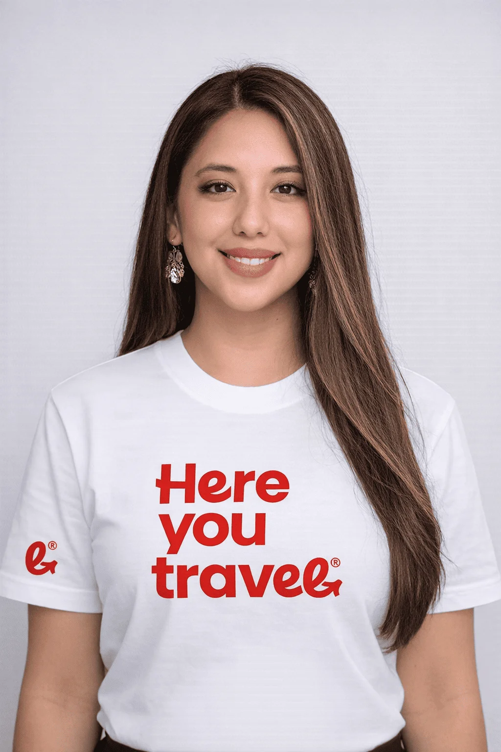 Florencia Aburto, Graphic Designer & Marketing Content de Here You Travel